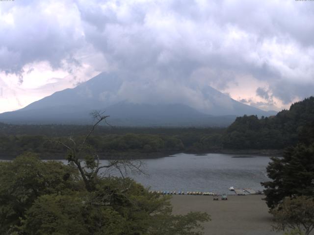 精進湖からの富士山
