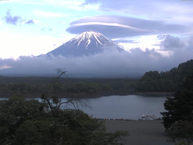 精進湖からの富士山