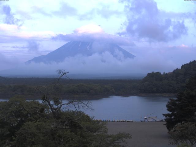 精進湖からの富士山