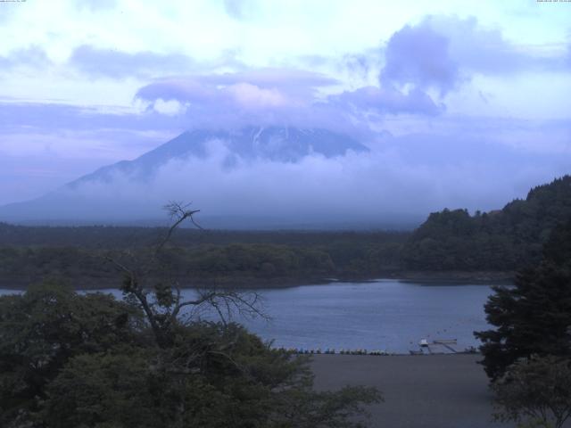 精進湖からの富士山