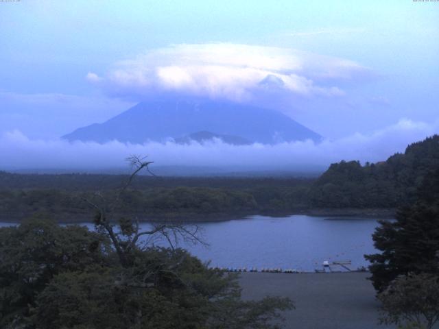 精進湖からの富士山