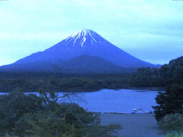 精進湖からの富士山