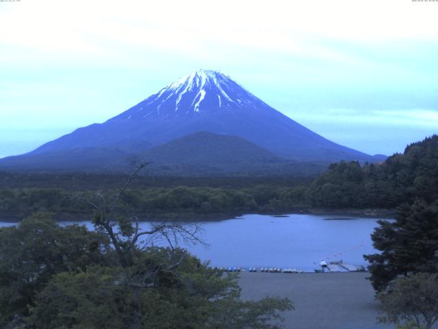 精進湖からの富士山