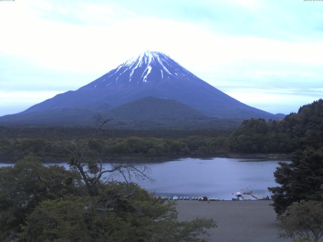 精進湖からの富士山