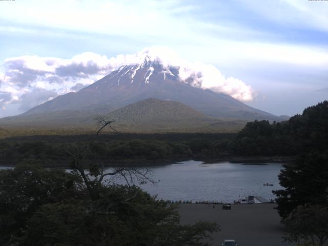 精進湖からの富士山