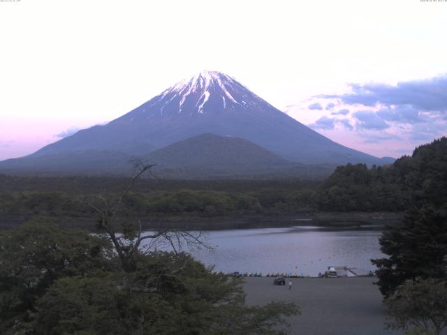 精進湖からの富士山