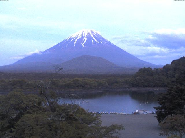 精進湖からの富士山