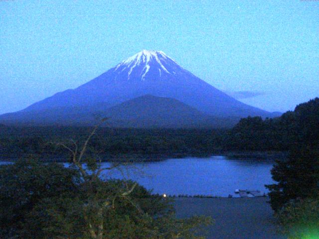 精進湖からの富士山