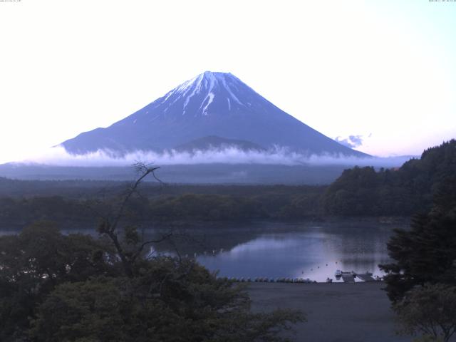 精進湖からの富士山