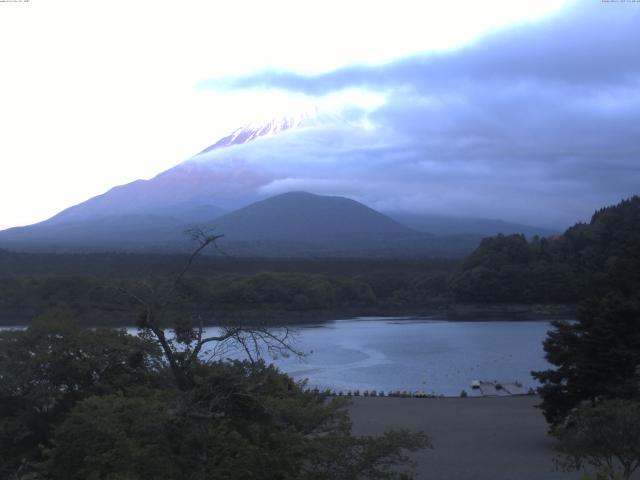 精進湖からの富士山
