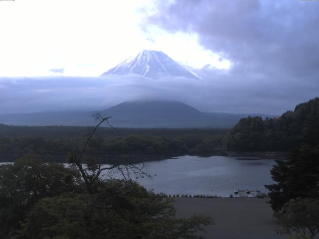 精進湖からの富士山