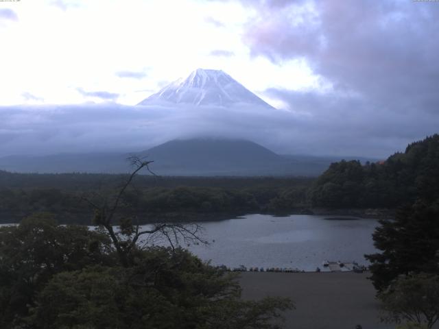 精進湖からの富士山