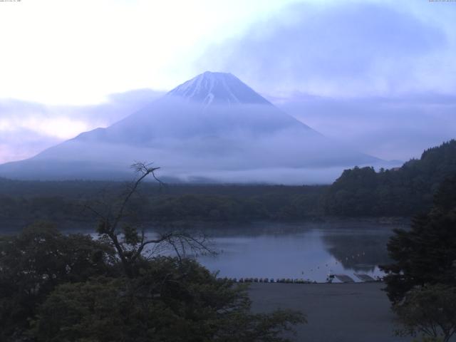 精進湖からの富士山