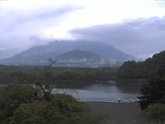 精進湖からの富士山