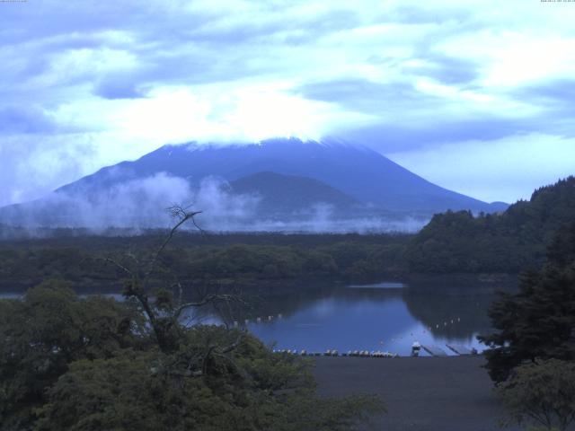精進湖からの富士山