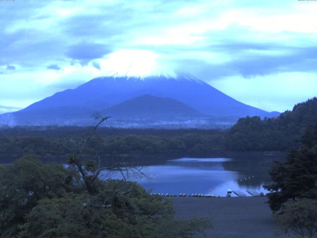 精進湖からの富士山