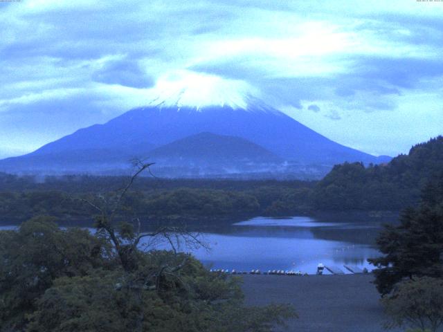 精進湖からの富士山