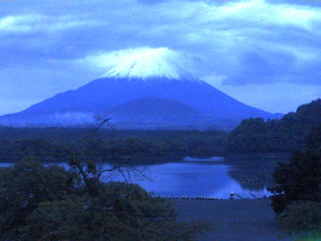 精進湖からの富士山