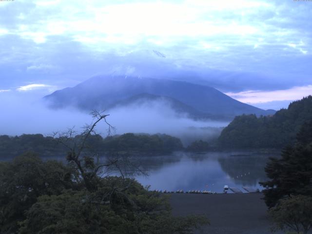 精進湖からの富士山