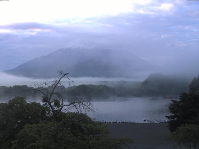 精進湖からの富士山