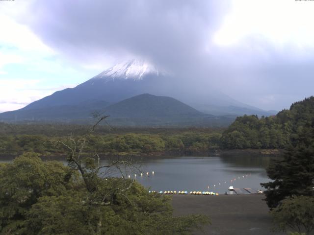精進湖からの富士山
