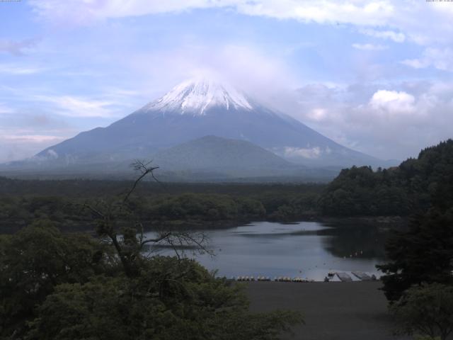 精進湖からの富士山
