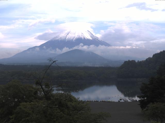 精進湖からの富士山