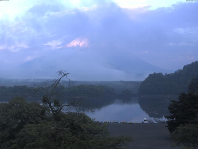精進湖からの富士山