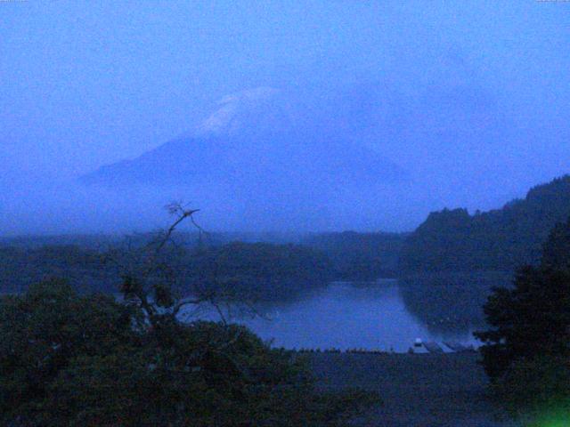 精進湖からの富士山