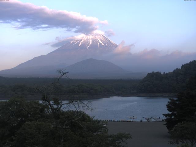 精進湖からの富士山