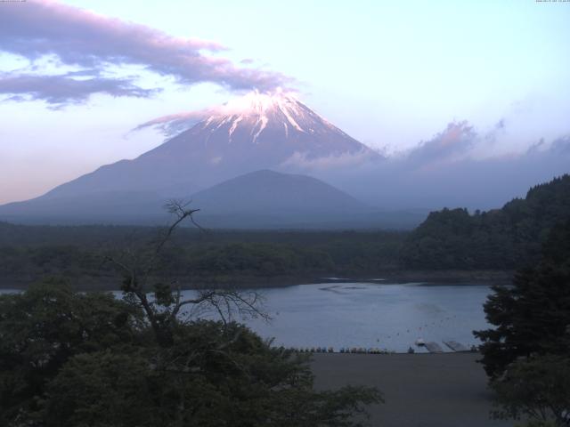 精進湖からの富士山