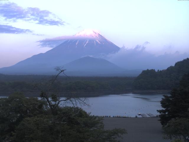 精進湖からの富士山