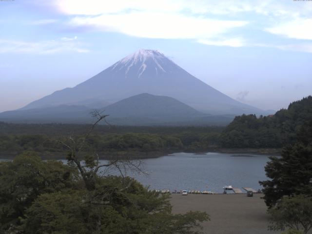 精進湖からの富士山