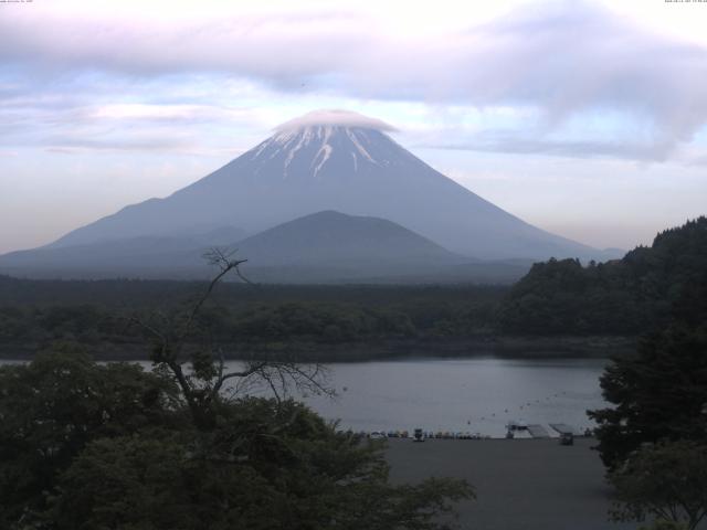 精進湖からの富士山