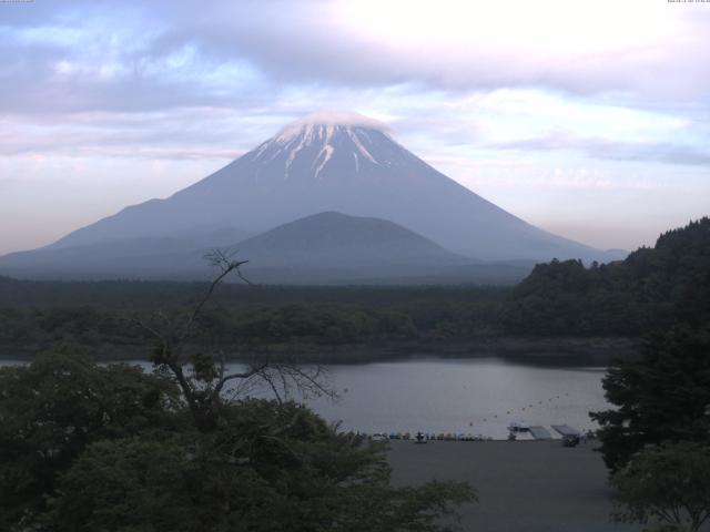精進湖からの富士山