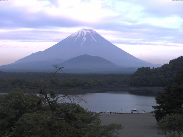 精進湖からの富士山
