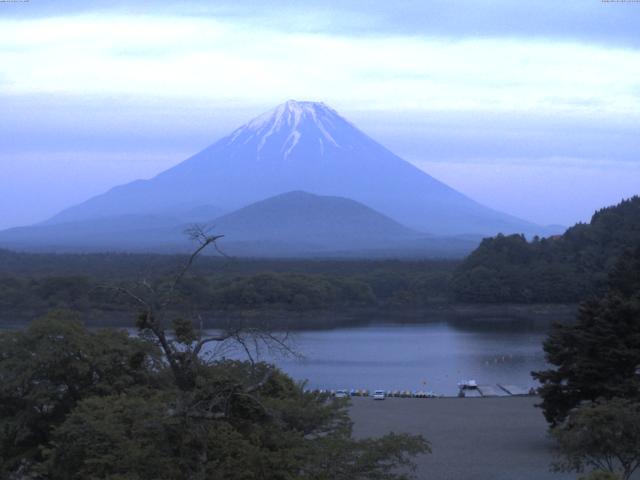 精進湖からの富士山