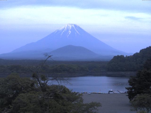 精進湖からの富士山