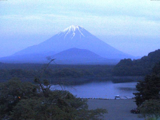 精進湖からの富士山
