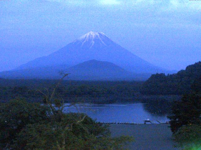 精進湖からの富士山