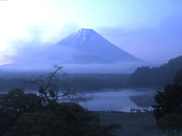精進湖からの富士山