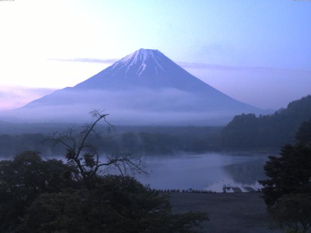 精進湖からの富士山