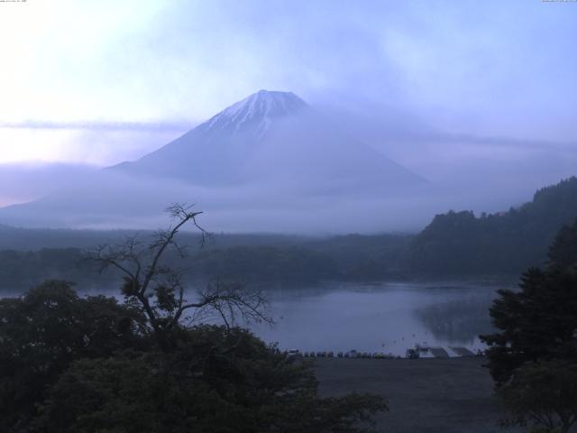精進湖からの富士山