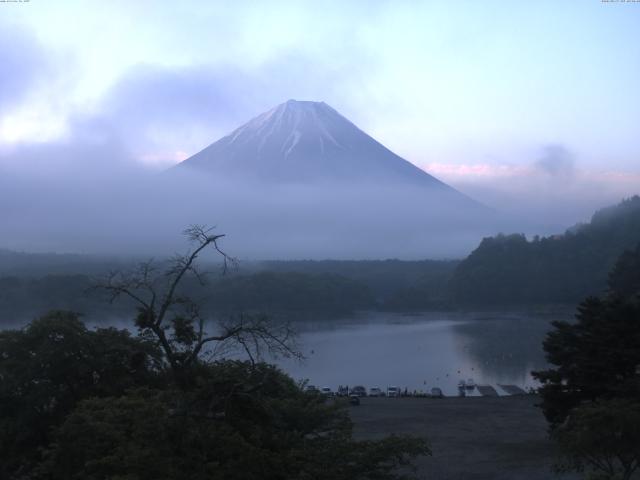 精進湖からの富士山