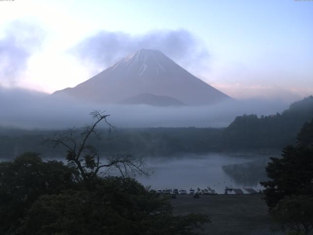 精進湖からの富士山