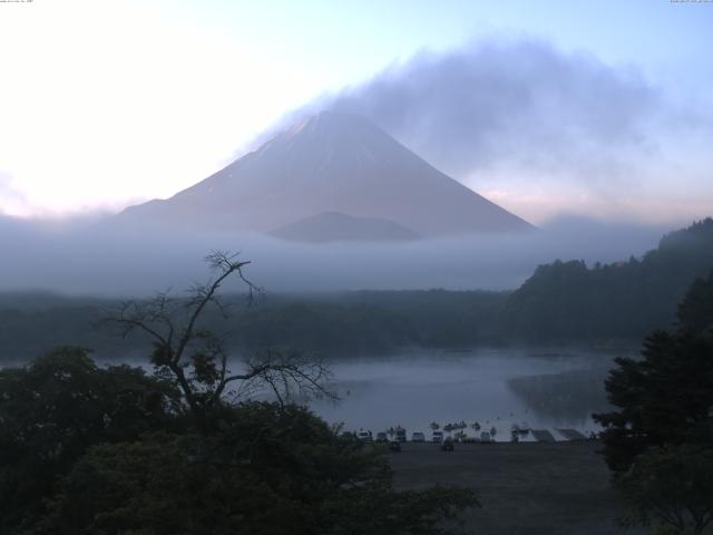 精進湖からの富士山