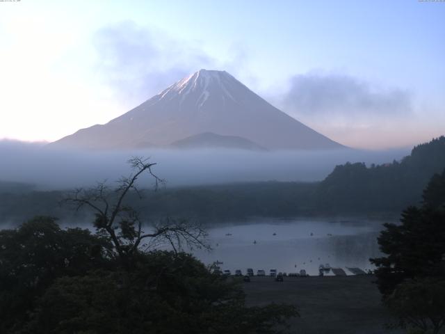 精進湖からの富士山