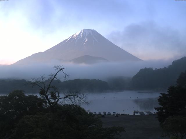 精進湖からの富士山