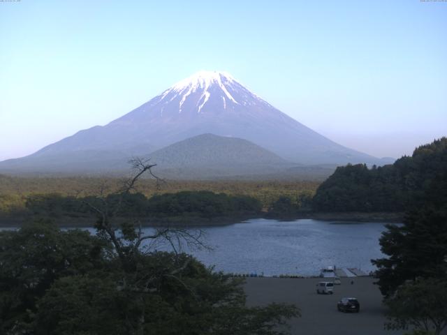 精進湖からの富士山