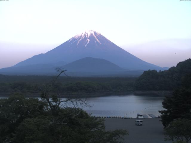 精進湖からの富士山